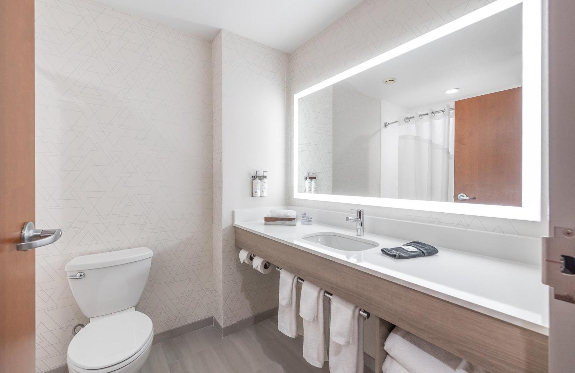 Holiday Inn Express Hotel And Suites Saint Robert By Ihg Exterior foto