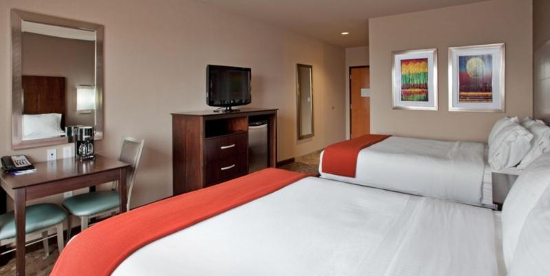 Holiday Inn Express Hotel And Suites Saint Robert By Ihg Exterior foto